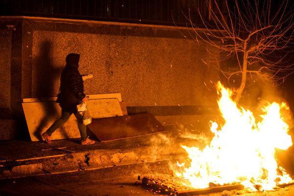 نخستین حادثه چهارشنبه آخر سال، 8 نفر مصدوم شدند نخستین حادثه چهارشنبه آخر سال، 8 نفر مصدوم شدند