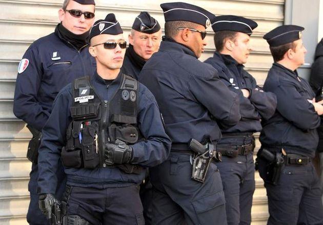 عید امنیتی فرانسوی ها؛ استقرار 100 هزار پلیس در سرتاسر فرانسه