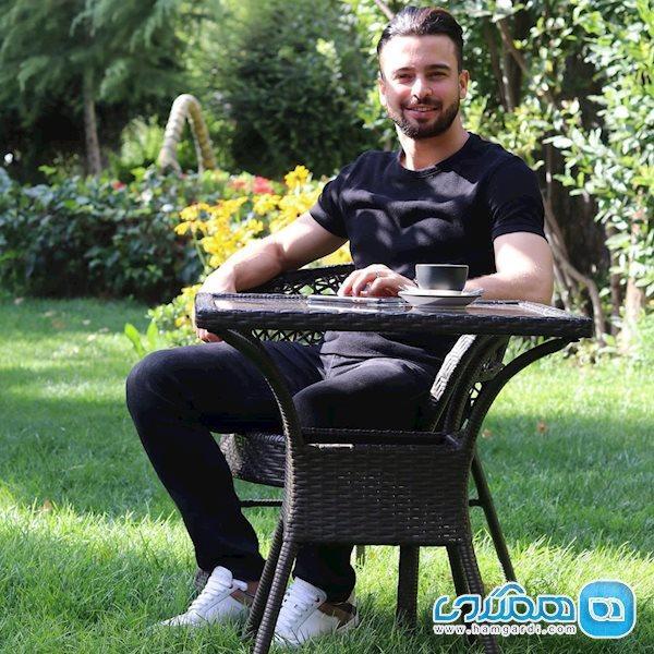 سروش رفیعی و تزریق شادی به مردم