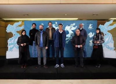 جشنواره فیلم فجر 99 شروع شد؛ عادل فردوسی پور برای بی همه چیز به سینما آمد