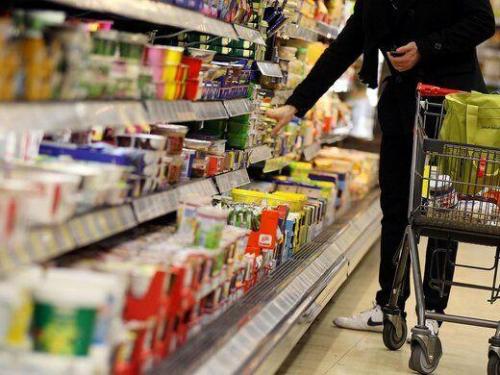 اعلام میانه قیمت خوراکی ها در خرداد1400