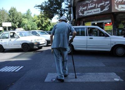 اینفوگرافیک ، جوان ترین و پیرترین منطقه ها تهران ، شهر برای حضور سالمندان آماده نیست ، مناسب سازی چقدر هزینه برمی دارد؟