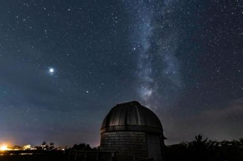 عکس ، این تلسکوپ های غول پیکر اعماق فضا را می سنجند !