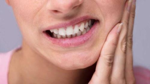 راه چاره های خانگی تسکین دندان درد تا رسیدن به دندان پزشک